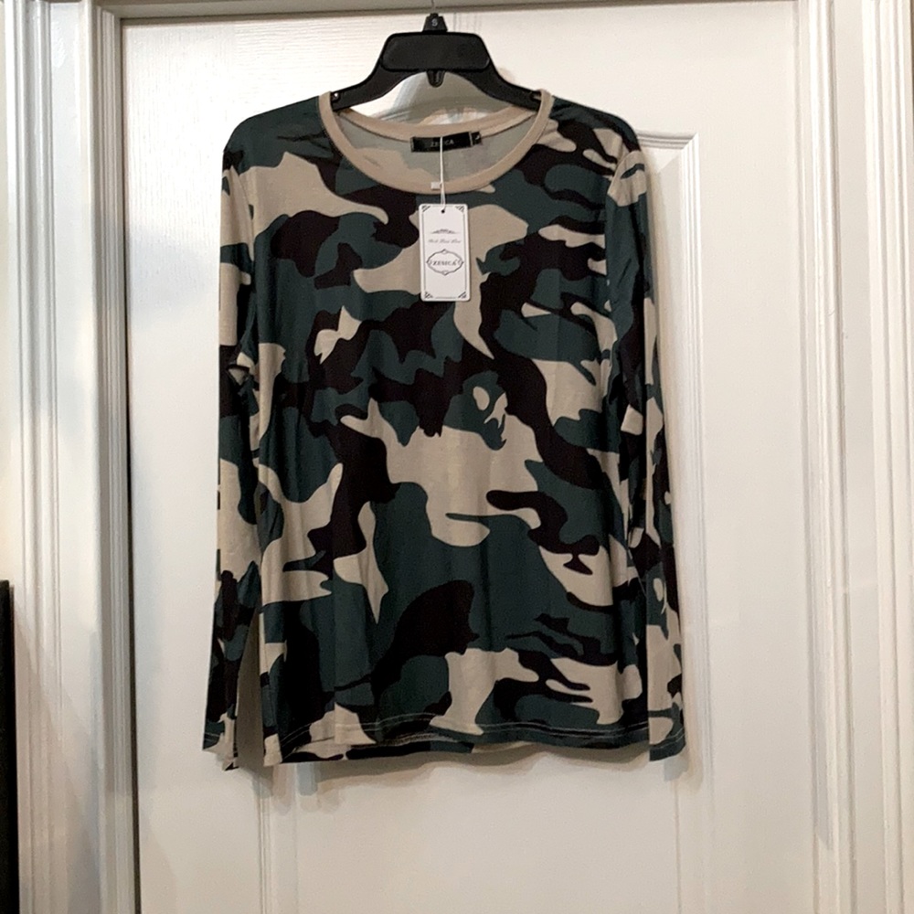 NWT Zesica camouflage shirt